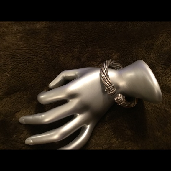 Women’s Vintage Sterling Silver Hinged Bracelet - Picture 1 of 8